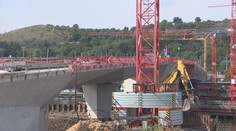 Stavba nového mostu v Praze se chýlí ke konci. Propojí Smíchov a Podolí
