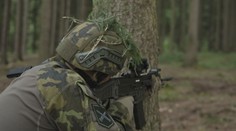 Zkušenosti i odměna. Armádního cvičení pro středoškoláky se zúčastnily stovky studentů