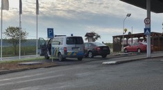 Muž si lehl na silnici, zemřel pod koly osobáku! Bouralo se i na Moravě
