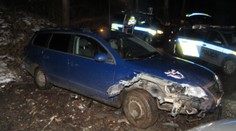 Řidič na jihu Čech to pořádně rozjel. Měl 1,5 promile, pistoli a tři zákazy řízení
