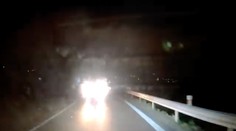 VIDEO: Před tím se nedá bránit! Opilec sejmul auto v protisměru