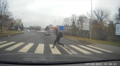 Na silnicích zemřelo letos už 93 chodců, stovky skončily v nemocnici