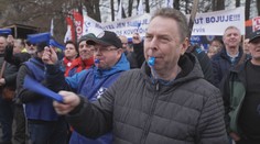 Naštvaní zaměstnanci Liberty Ostrava vyšli do ulic. Doma jsou už dva měsíce