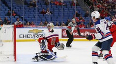 Došly síly. Hokejová dvacítka se loučí drsnou prohrou s USA