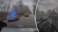 Dramatické pronásledování. Řidiče, který převážel běžence, nezastavily ani zátarasy