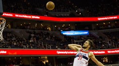 Satoranský zazářil v přípravě NBA, Wizards padli v prodloužení