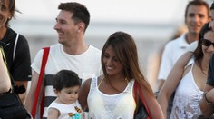 Vzorný taťka Messi si užívá na Ibize synka i krásné Antonelly