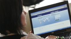 Třináctiletá dívka spáchala sebevraždu kvůli FACEBOOKU!