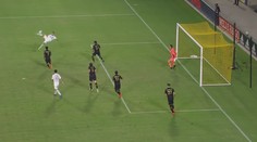 Borec na konec: Američan pečetil výhru v derby parádními nůžkami