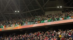 Fotbalová horečka v Irsku. Fanoušci za letenky do Prahy utrácí miliony