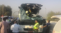 Autobus v Dubaji narazil do dopravní značky, 17 mrtvých!