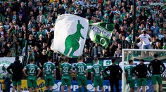 Chvála na Bohemku. Fanoušci po sobě uklidili, na letišti pak dojali hráče
