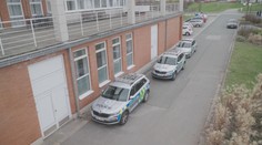 Univerzitám někdo vyhrožoval střelbou. Pachatele policie stále hledá