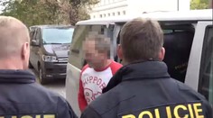 Žena, kterou měl přítel střelit do hlavy, zemřela. Vše vidělo dítě