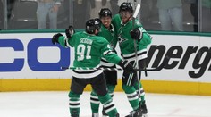Dallas ovládl úvod série díky dominantní třetí třetině. Zářil Seguin