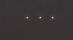 UFO nad Francií? Tři záhadná světla bloudila po obloze! VIDEO