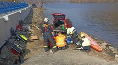 Rybář nezatáhl ruční brzdu, snažil se zastavit rozjíždějící se auto. To ho přejelo