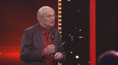 Do Síně slávy Českého slavíka usedl Jiří Suchý. Cenu mu předala Jitka Molavcová