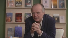 Žádná morbidita! Herec Bareš vysvětlil podivnou zálibu ve věcech ze hřbitova
