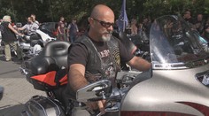 Prahu zaplavily stovky motorkářů! Burácející stroje projely městem