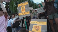 Zelenskyj na Ukrajině dál čelí protestům. Lidé chtějí zpět oblíbeného ministra