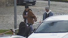 VIDEO: Neuvěřitelná drzost. Mamince vykradli kočárek přímo před očima