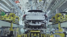 VIDEO: Nahlédněte pod pokličku. Tak se montuje nejoblíbenější české auto
