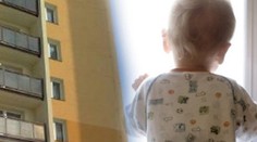 Otec hodil miminko z okna, pak skočil za ním. Oba jsou mrtví