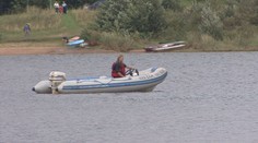 Snažil se zachránit syna. Místo toho v nádrži na Smiřicku sám zemřel