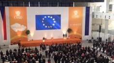 Sjezd ČSSD: Sobotka zůstává předsedou, uspěl i Chovanec