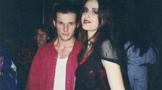 Hudební ikona z 90. let se změnila k nepoznání. Se žebříkem dorazí i k vám