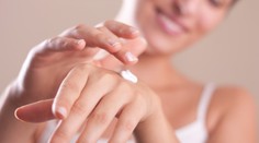 Nutná dezinfekce ničí a vysušuje kůži: Takhle své ruce ochráníte