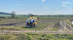 Na Náchodsku se zranilo malé dítě motorovou pilou. Na místo letěl vrtulník