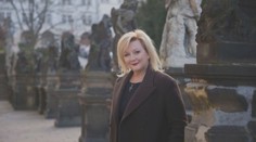 Tajemný odbor exministryně Schillerové: Za vysoké platy dělal fotky na soukromé účty