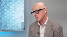 Chirurg: Dříve operovaly jen holé ruce. Dnes roboti za miliony