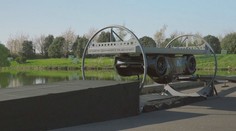 Na festivalu rychlosti bodovalo elektrické auto. Umí zaparkovat vzhůru nohama