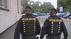 VIDEO: Muž se zbraní vyděsil lidi ve Vsetíně! Šlo o dětskou pistoli