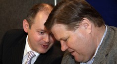Lhář Hašek je zvyklý mlžit: O svém studiu na škole, o štědře placené "kamarádce"