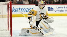 Gól, asistence a 40 zákroků. Brankář Pittsburghu přepsal dějiny NHL