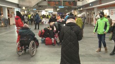 Košice přestávají zvládat nápor uprchlíků. Chybí pro ně jídlo i pití
