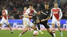 Bayer s Hložkem opět vyhrál. Král asistencí pomohl ukončit sérii proher