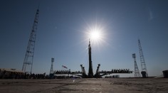 Mezinárodní posádka přistála na ISS, čeká jí dlouhá mise