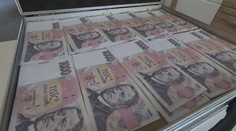 Ústečan do banky nanosil skoro sto miliard. Není jasné, kde je vzal!