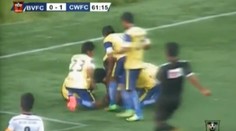 Smrt na hřišti! Peter (23) dal gól, udělal salto a ZEMŘEL! VIDEO