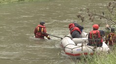 Vodáci kritizují otce dívky, jež zemřela po pádu z raftu. "Zvolil špatnou loď!"