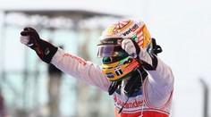 Poslední kvalifikace sezony patřila Hamiltonovi, Vettel skončil až čtvrtý