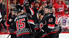 Gól proti lídrovi NHL. Nestrašil pojistil cennou výhru Caroliny!