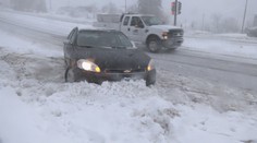 Zima komplikuje dopravu po celém světě. USA se připravují na sněhovou bouři