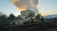 Zavřené dálnice a evakuace turistů. Na jihu Francie a Španělska se šíří ničivé požáry