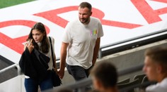 "Děda", chlubí se Tvrdík. Jeho dcera porodila brankáři Kolářovi syna